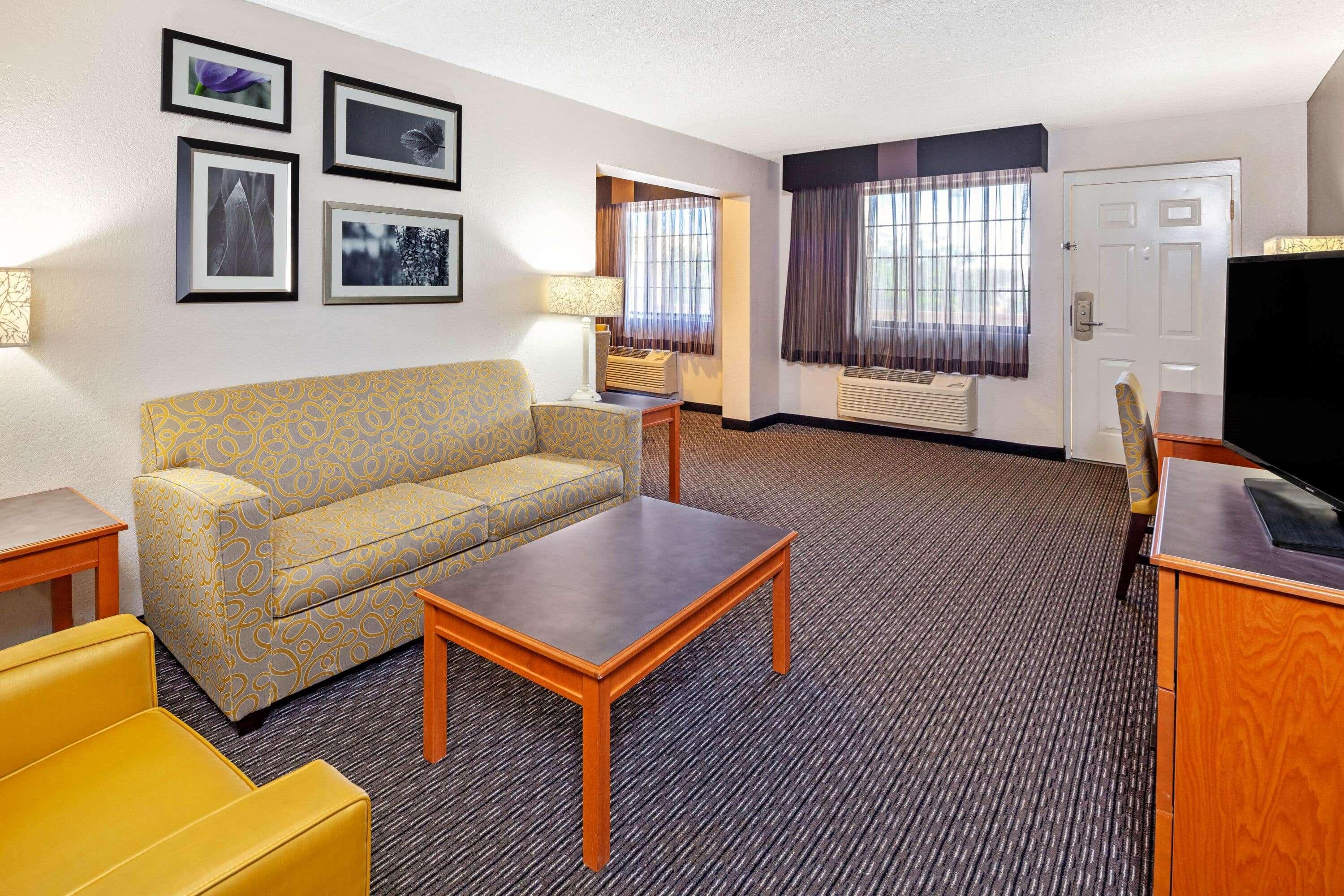 La Quinta By Wyndham Hotel