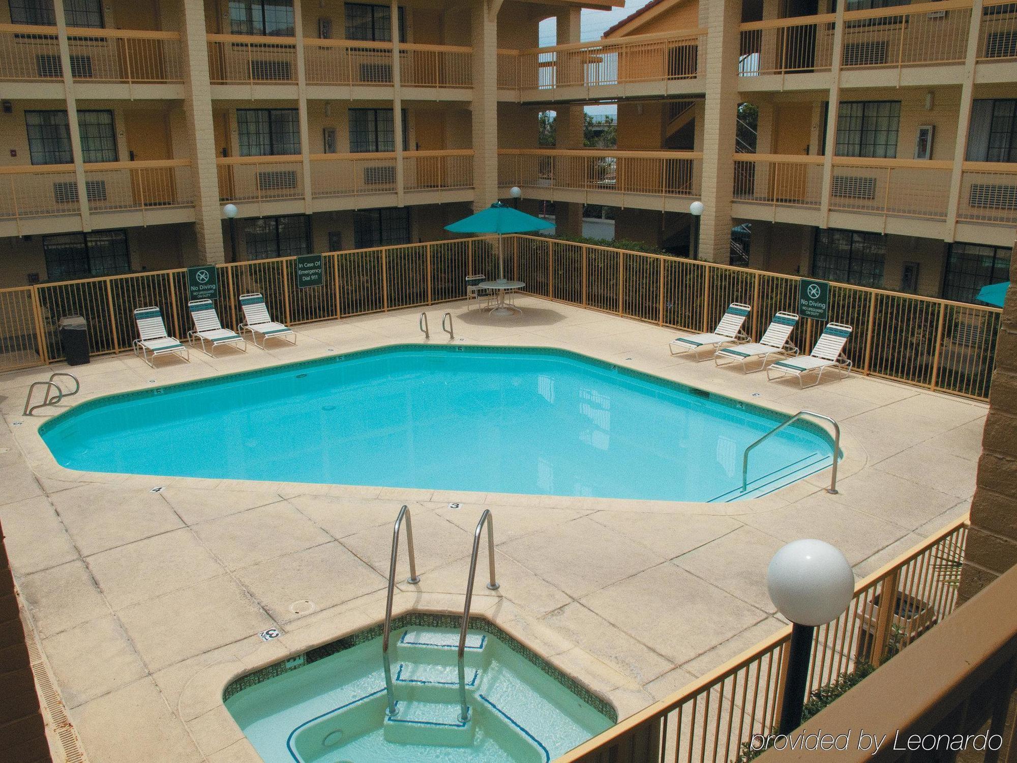 Hotel La Quinta By Wyndham 3*